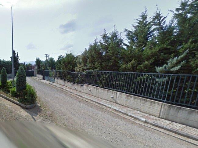 Αγροτεμάχιο με χοιροτροφική μονάδα, Θήβα