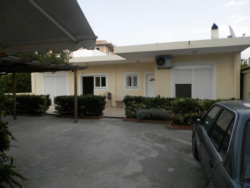 Two ground floor apartments, Xylokastro