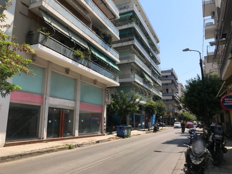 Retail store, Patra
