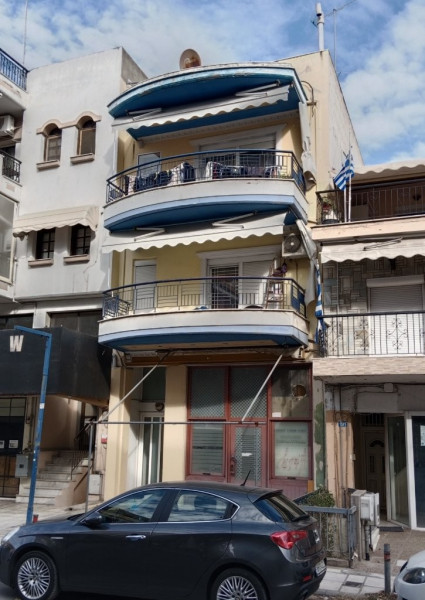 Retail store, Polichni