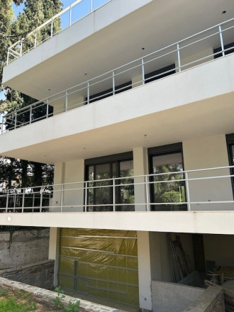 Διαμέρισμα τρίτου ορόφου, Παλαιό Ψυχικό