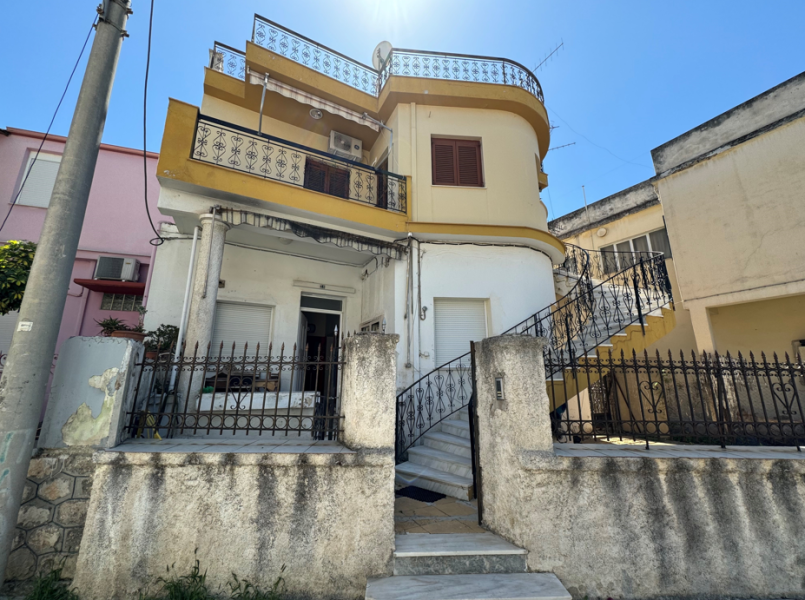 Apartment, Patra