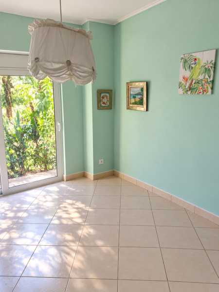 Grounf-floor space, Marousi