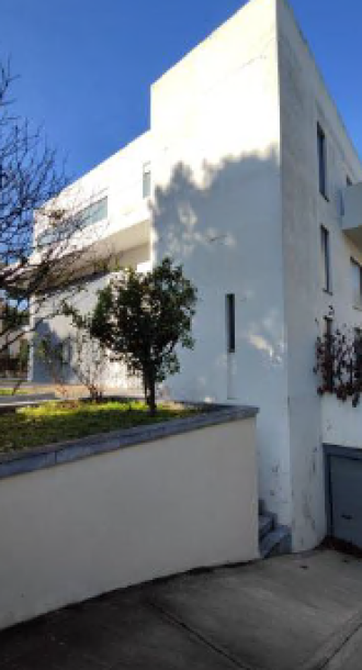 Αυτόνομη κατοικία, Νέα Ερυθραία
